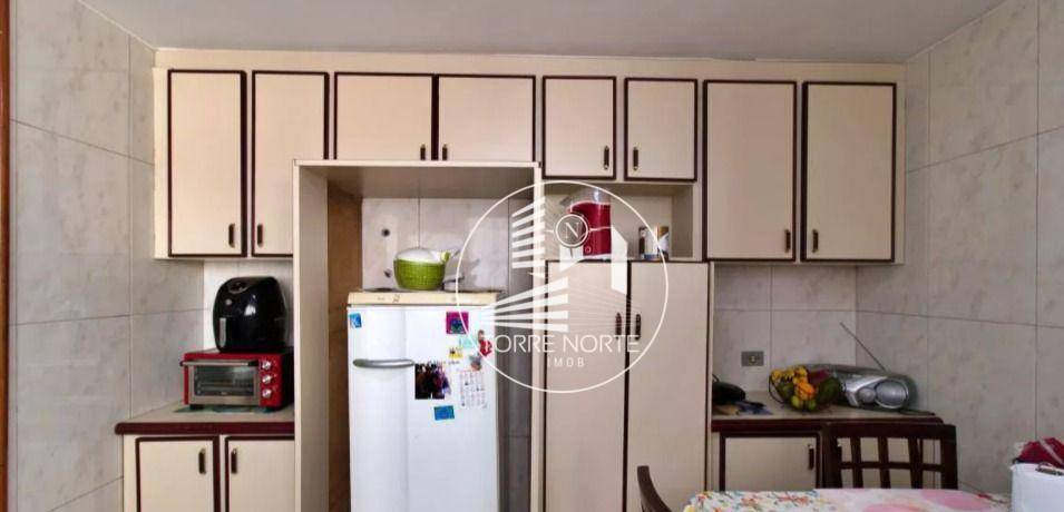 Apartamento à venda com 4 quartos, 219m² - Foto 3