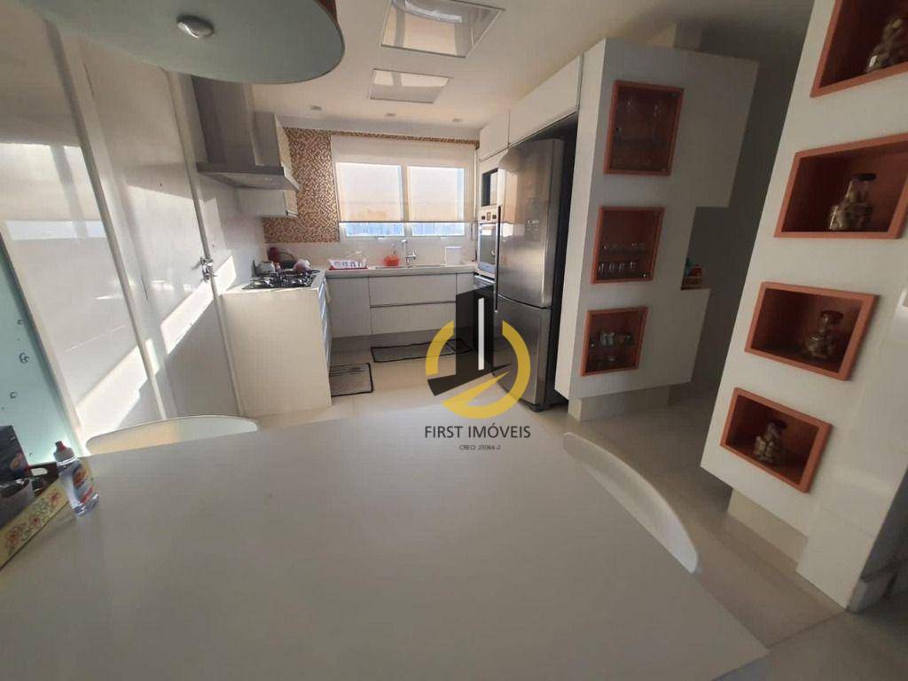 Apartamento à venda com 3 quartos, 192m² - Foto 4