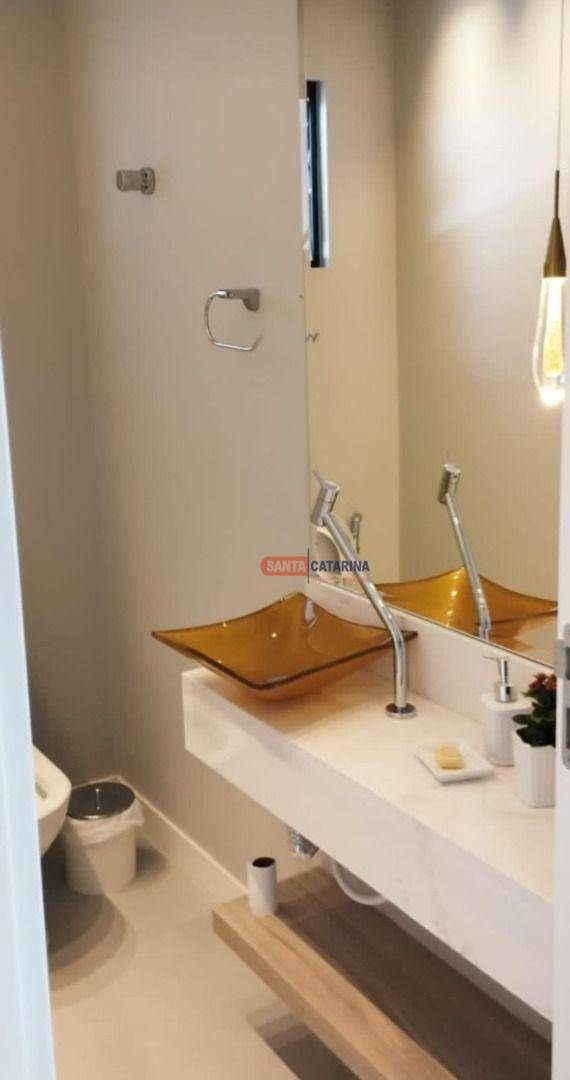 Apartamento à venda com 3 quartos, 130m² - Foto 1