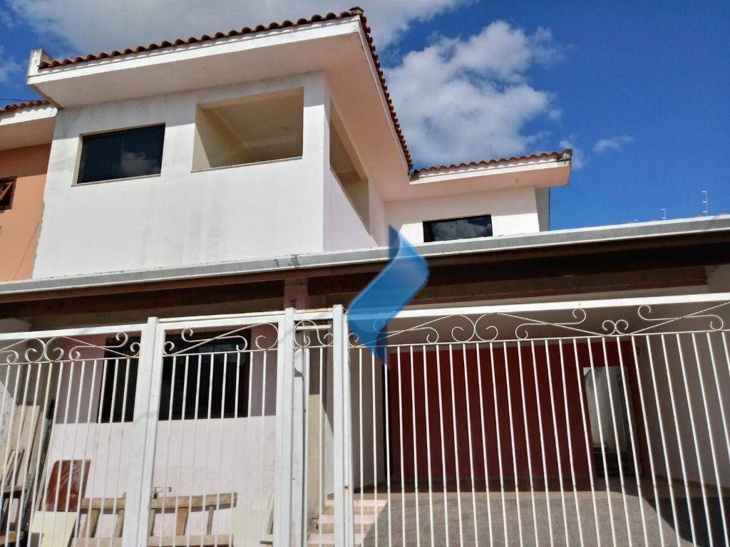 Casa à venda com 4 quartos, 260m² - Foto 1