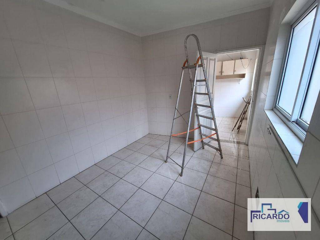 Apartamento para alugar com 2 quartos, 90m² - Foto 11