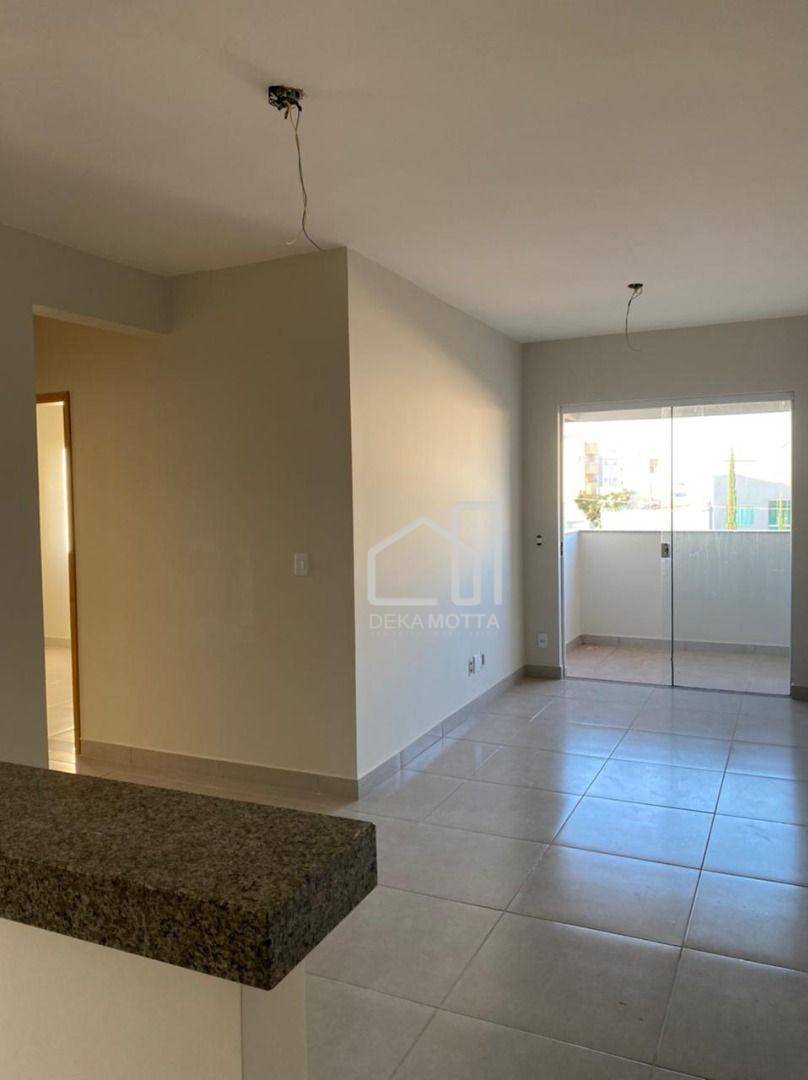 Apartamento à venda com 3 quartos, 70m² - Foto 4