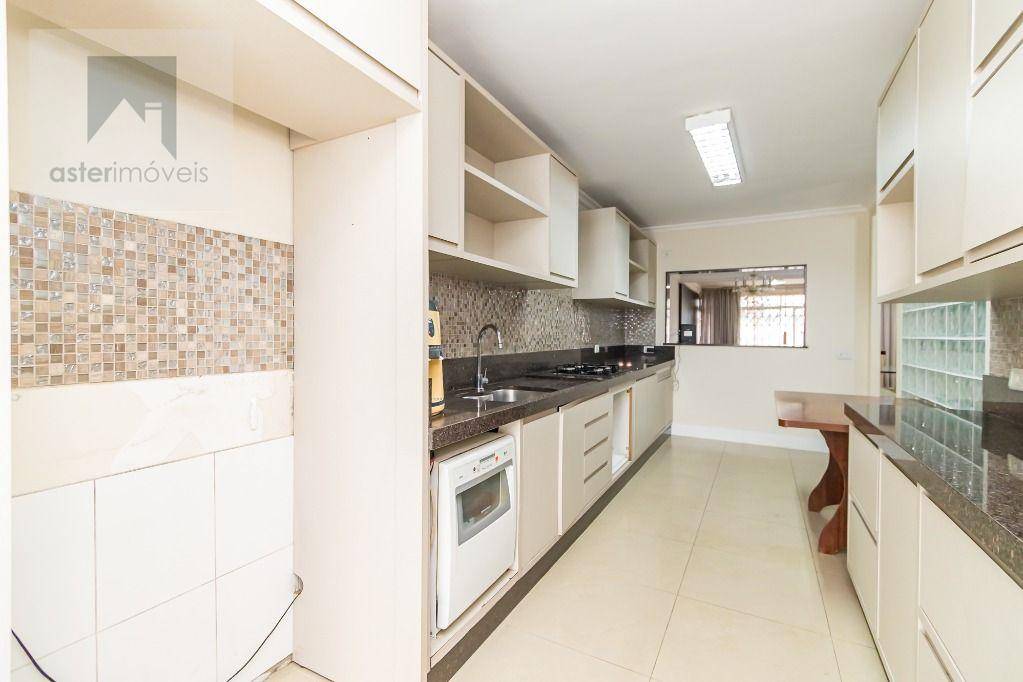 Casa para alugar com 4 quartos, 285m² - Foto 20