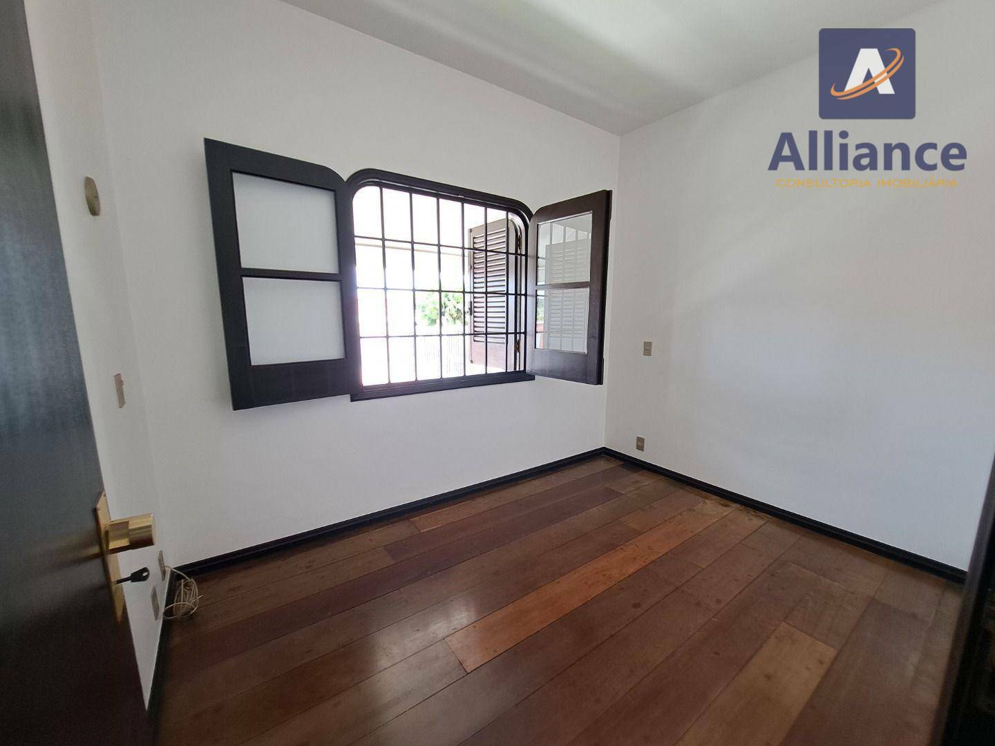 Casa à venda e aluguel com 3 quartos, 230m² - Foto 10