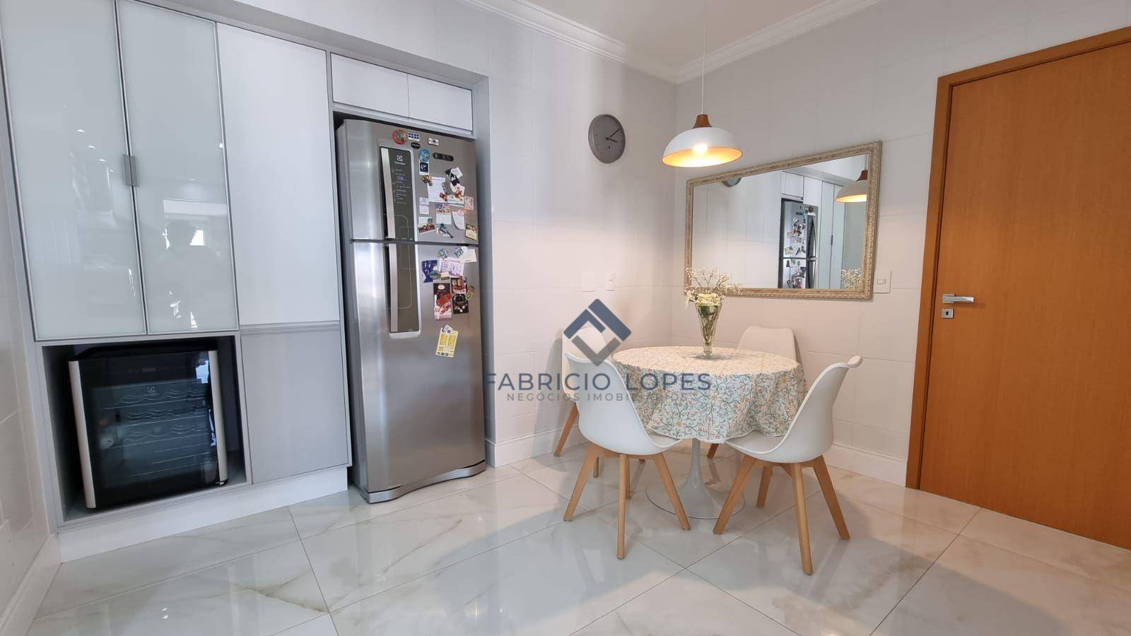 Apartamento à venda com 3 quartos, 154m² - Foto 4