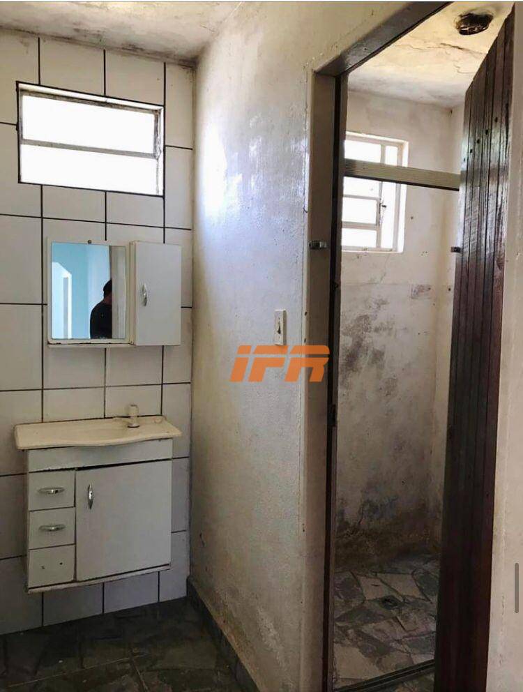 Casa à venda com 2 quartos, 90m² - Foto 12