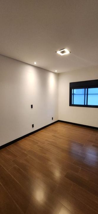 Casa de Condomínio à venda com 3 quartos, 300m² - Foto 2