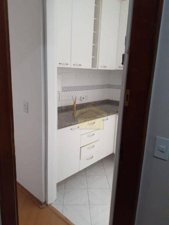 Apartamento à venda com 3 quartos, 67m² - Foto 2