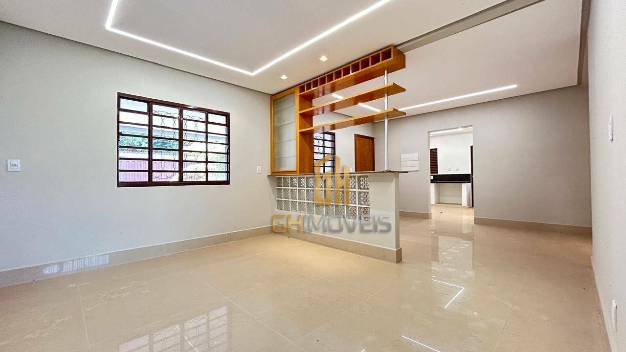 Casa à venda com 3 quartos, 200m² - Foto 4