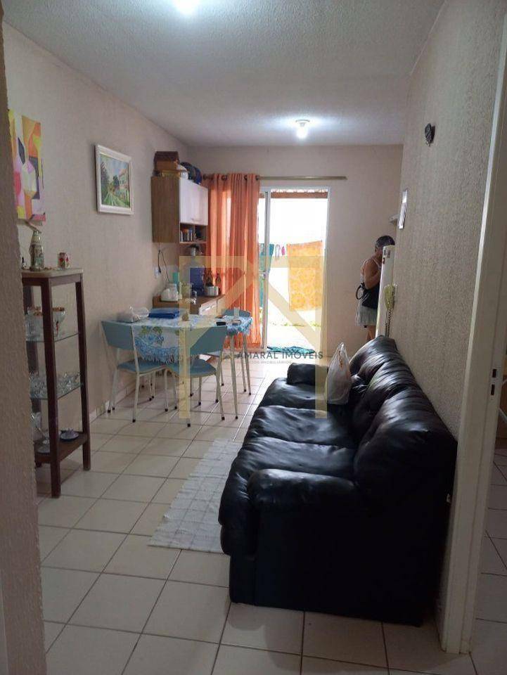 Casa à venda com 2 quartos, 90m² - Foto 2