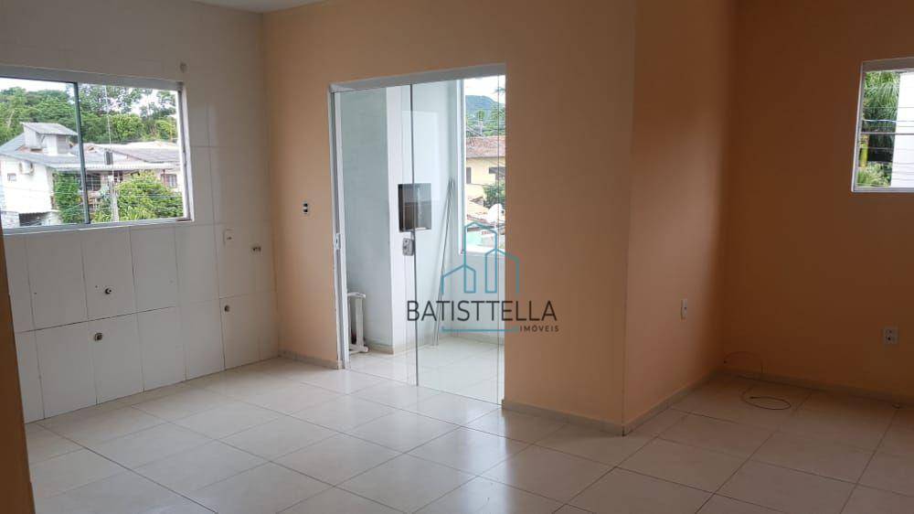 Apartamento à venda com 2 quartos, 65m² - Foto 2