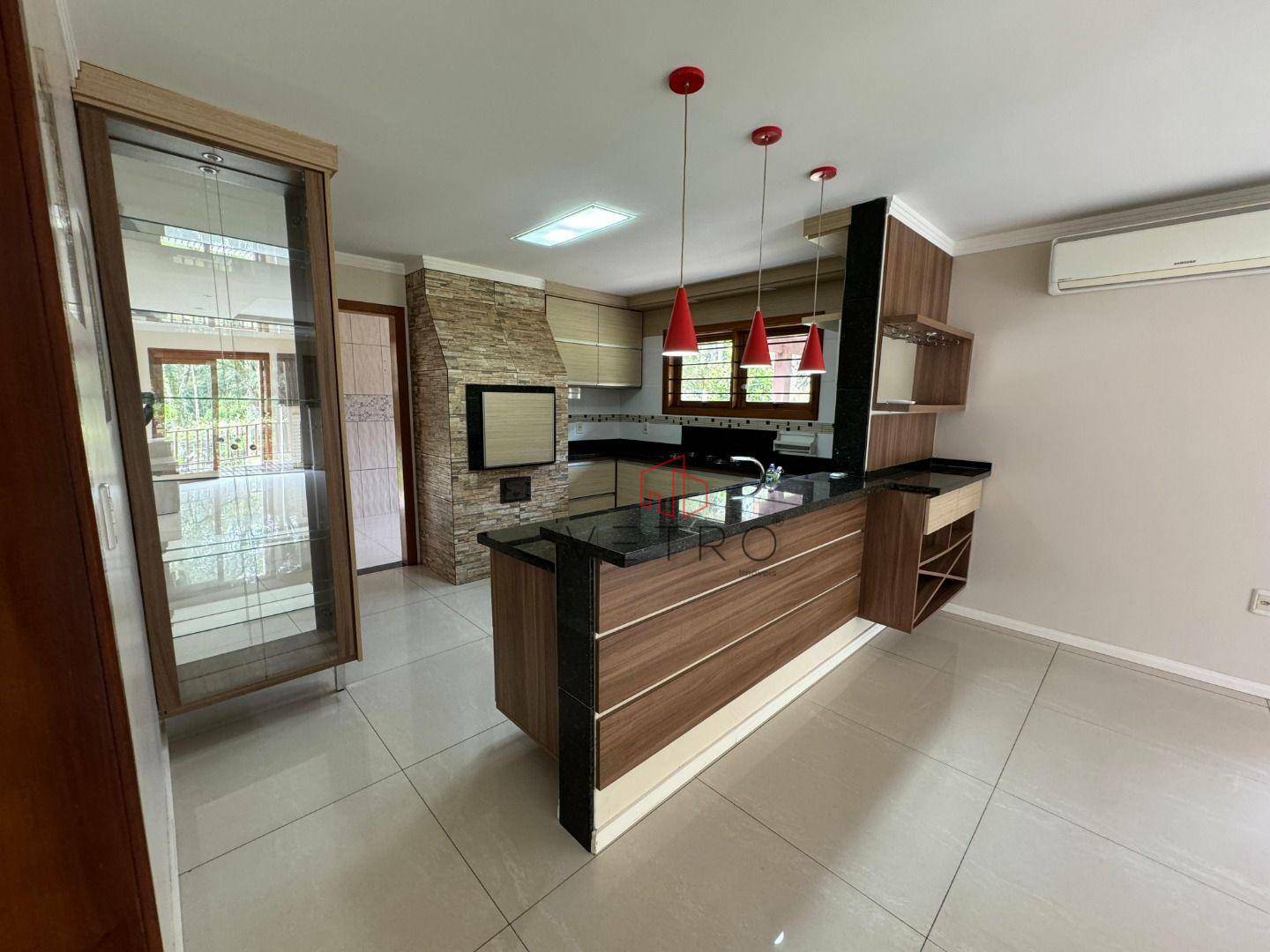 Casa à venda com 5 quartos, 193m² - Foto 4