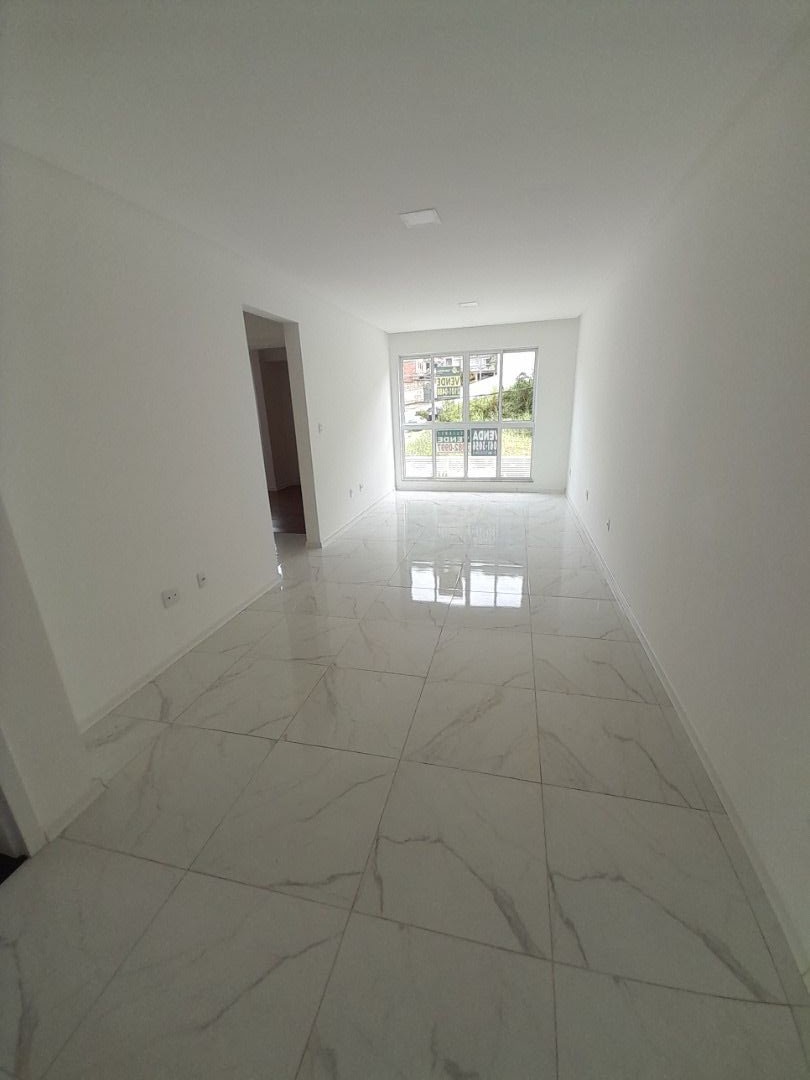 Apartamento à venda com 2 quartos, 70m² - Foto 4