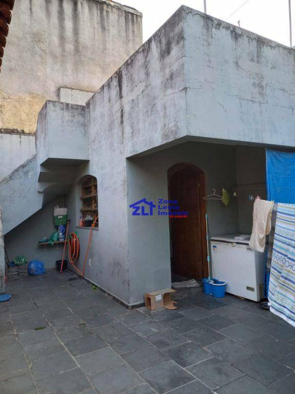 Casa à venda com 3 quartos, 190m² - Foto 25