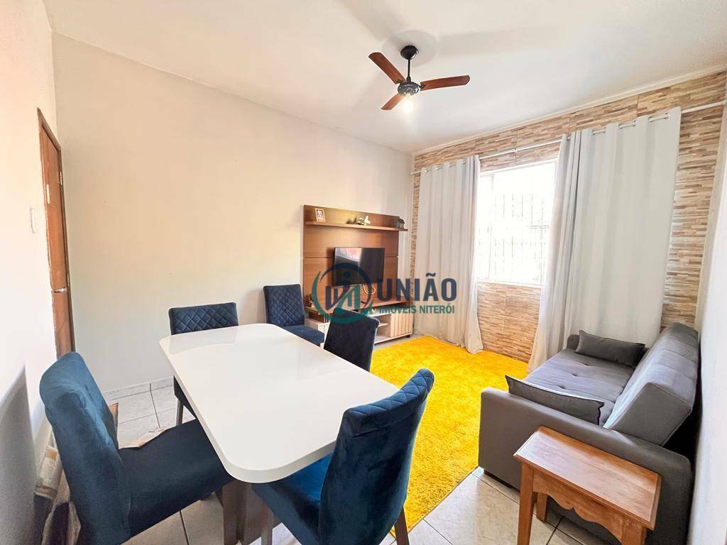 Apartamento à venda com 2 quartos, 70m² - Foto 1