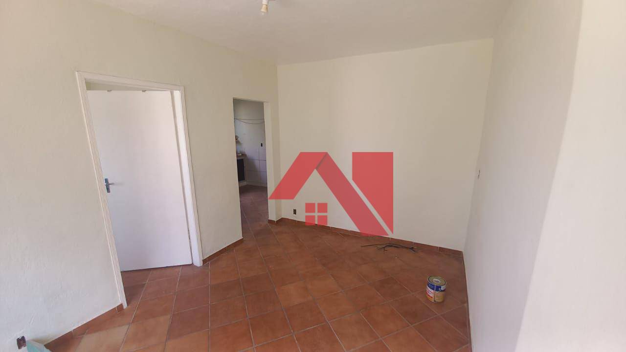 Casa para alugar com 2 quartos, 100m² - Foto 2