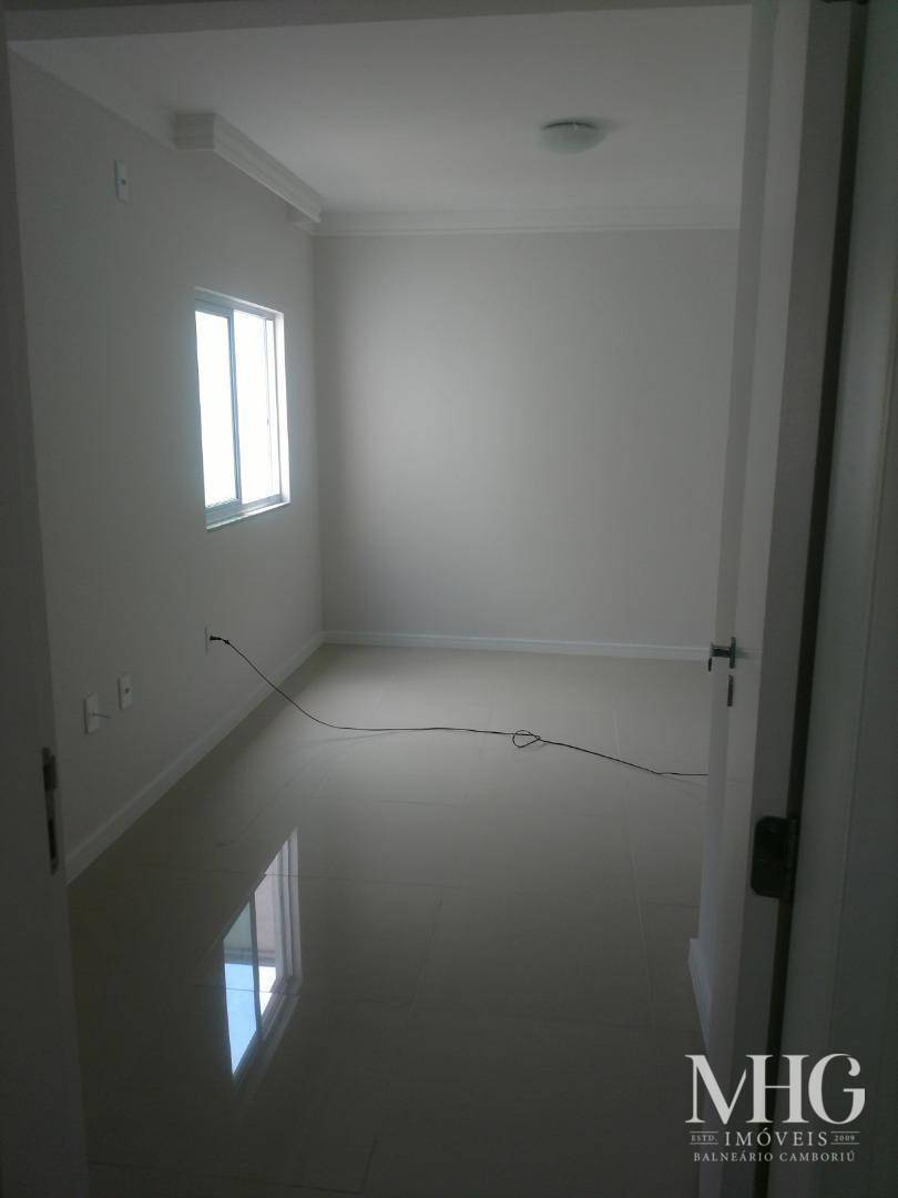 Casa à venda com 2 quartos, 100m² - Foto 15