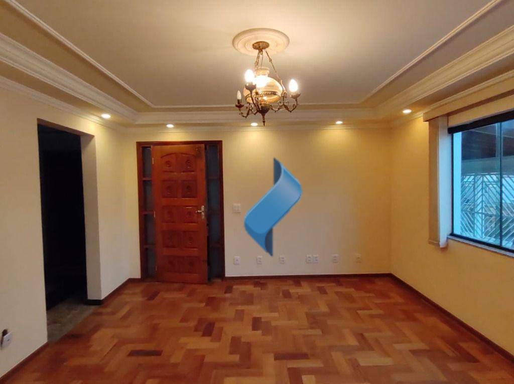 Casa à venda com 3 quartos, 250m² - Foto 1