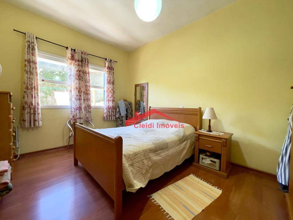 Casa à venda com 3 quartos, 200m² - Foto 8