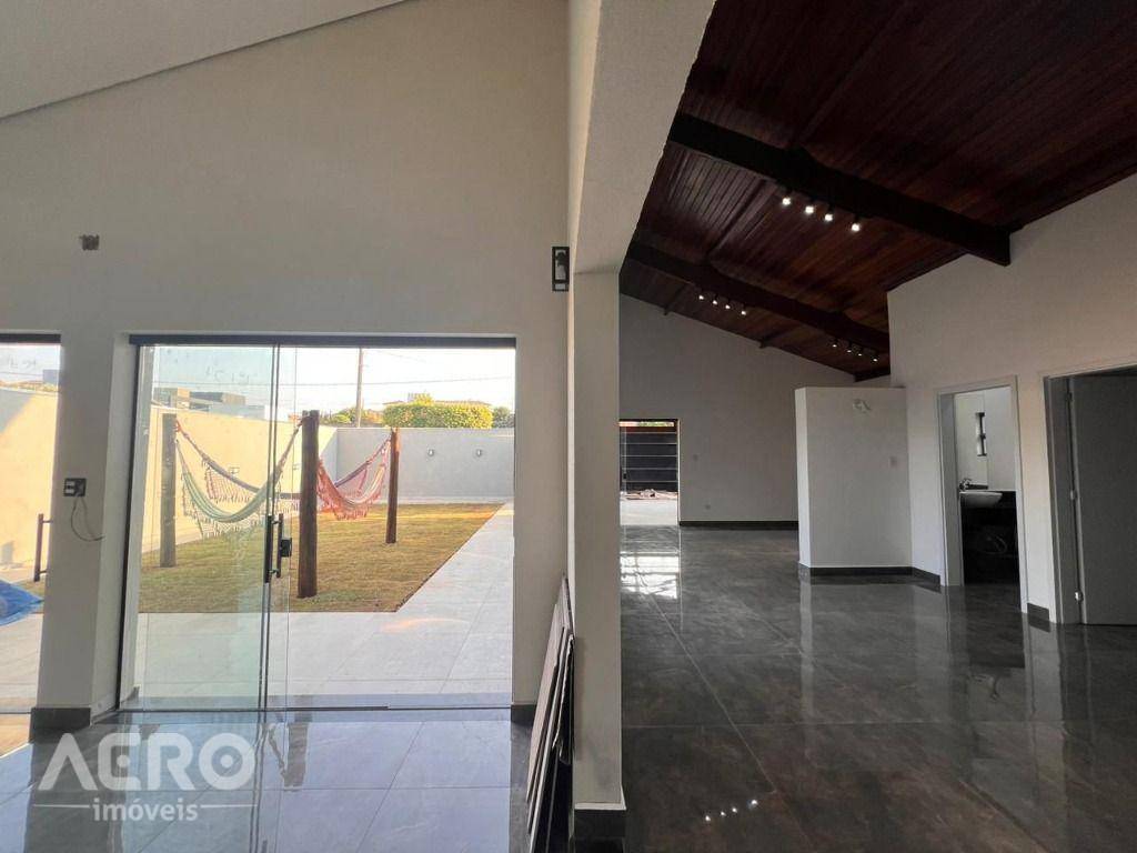 Casa de Condomínio para alugar com 2 quartos, 203m² - Foto 9