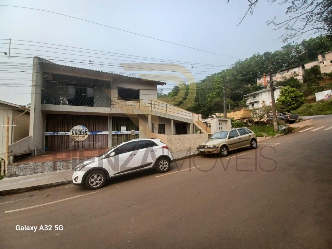 Casa à venda com 4 quartos, 512m² - Foto 1