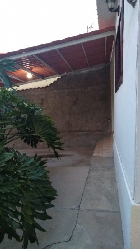 Casa à venda com 2 quartos, 65m² - Foto 3