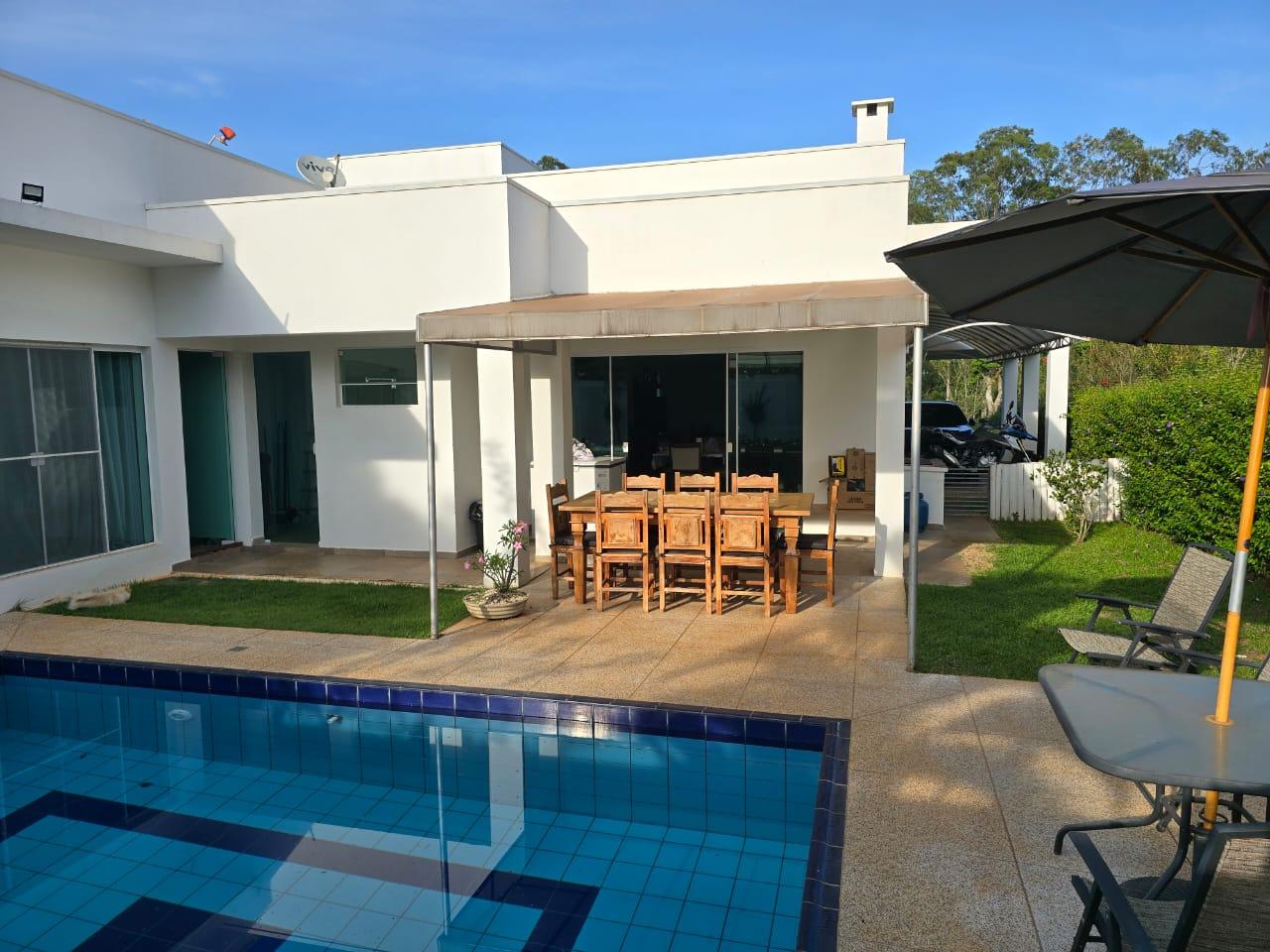 Casa de Condomínio à venda com 3 quartos, 230m² - Foto 4