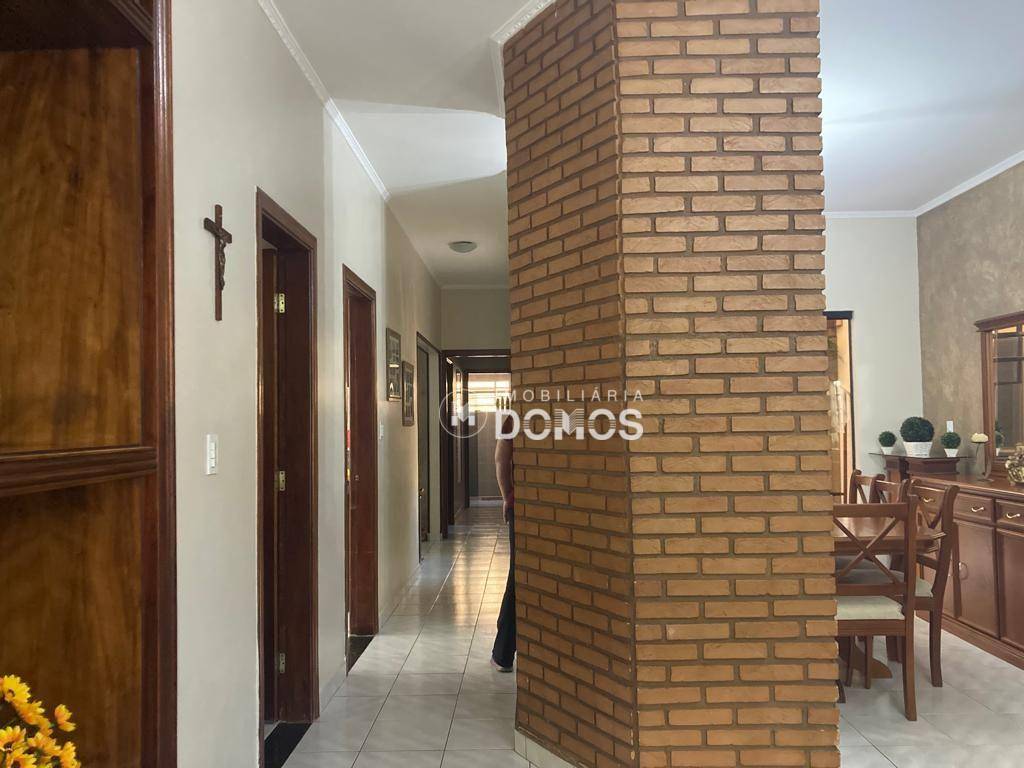 Casa à venda com 3 quartos, 237m² - Foto 19