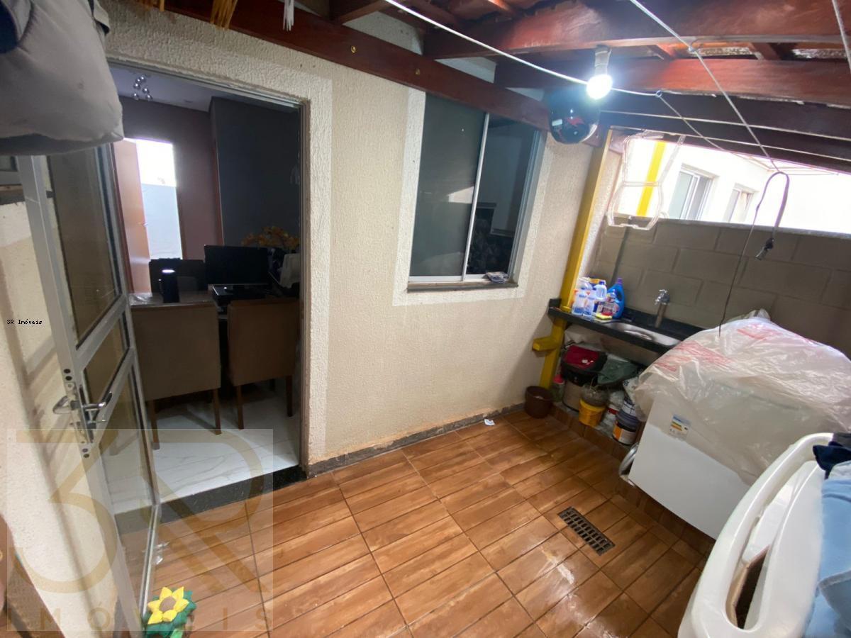 Apartamento à venda com 2 quartos, 60m² - Foto 11