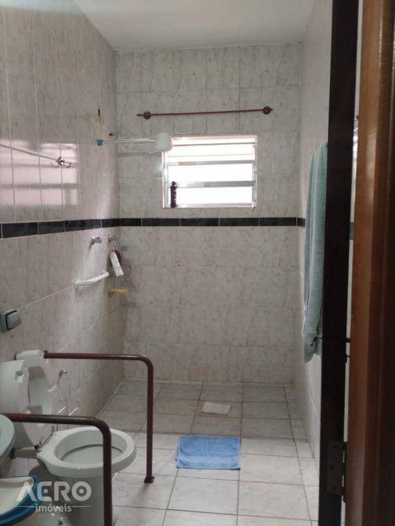 Casa à venda com 3 quartos, 140m² - Foto 10