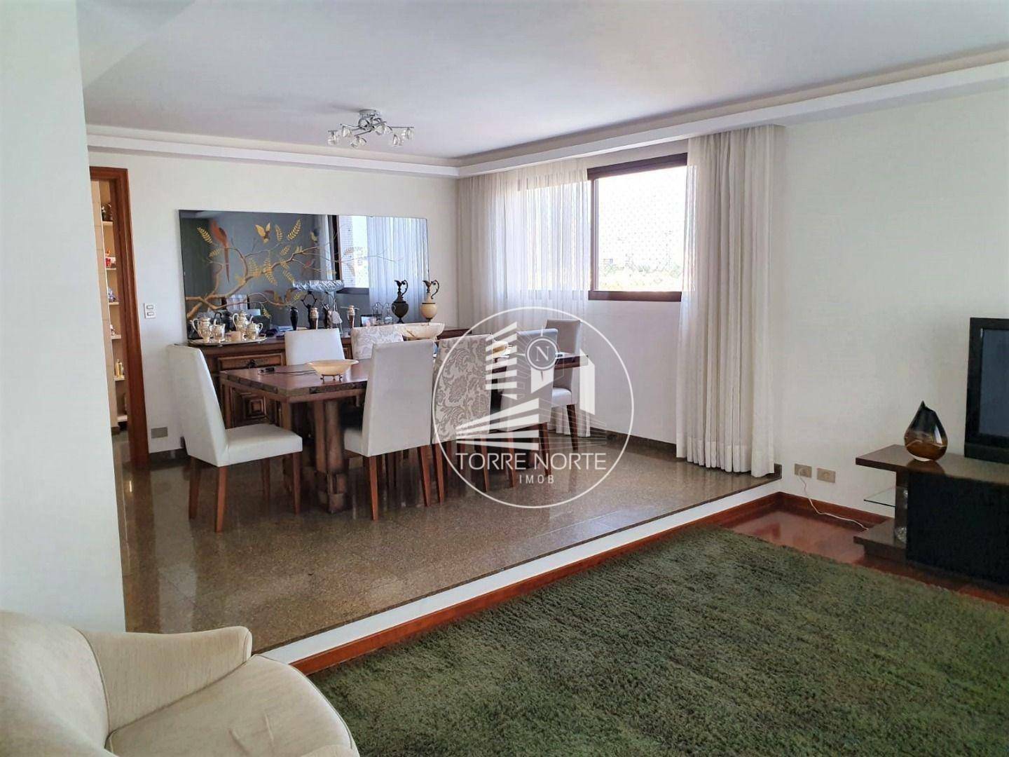 Apartamento à venda com 3 quartos, 240m² - Foto 1