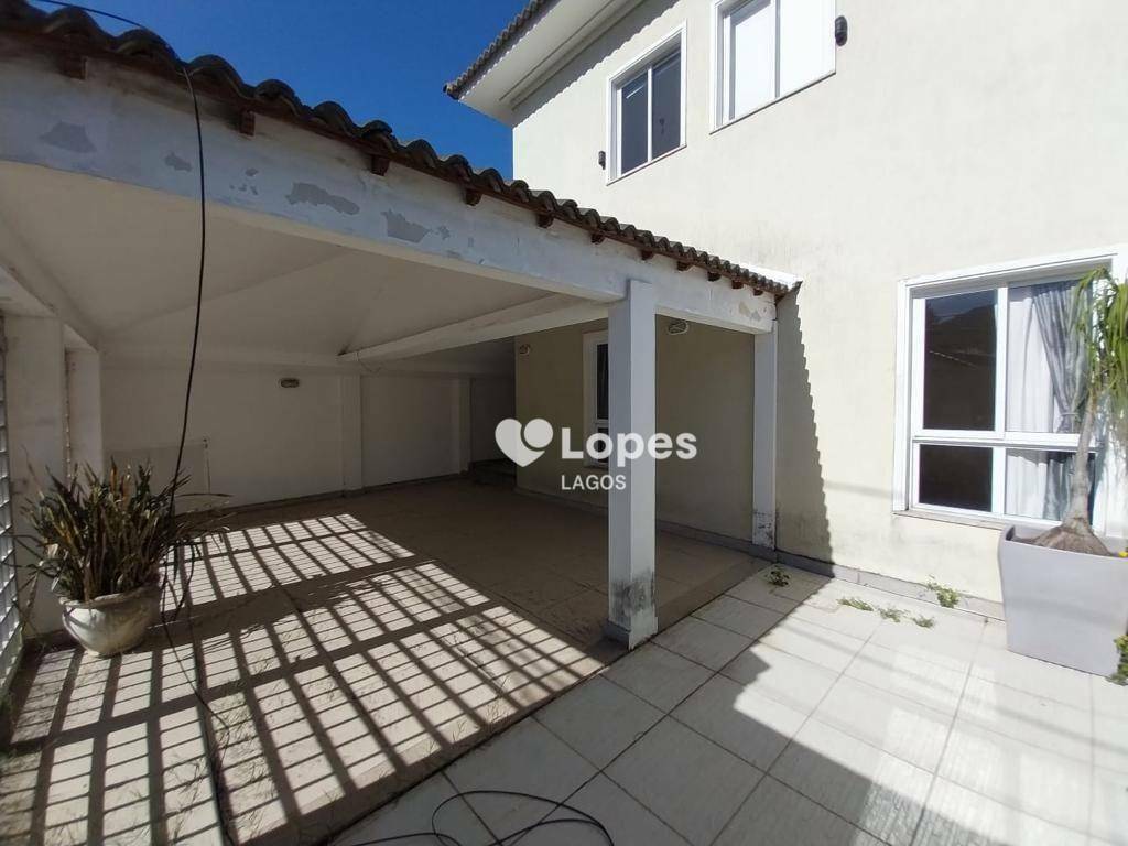 Casa à venda com 3 quartos, 164m² - Foto 2