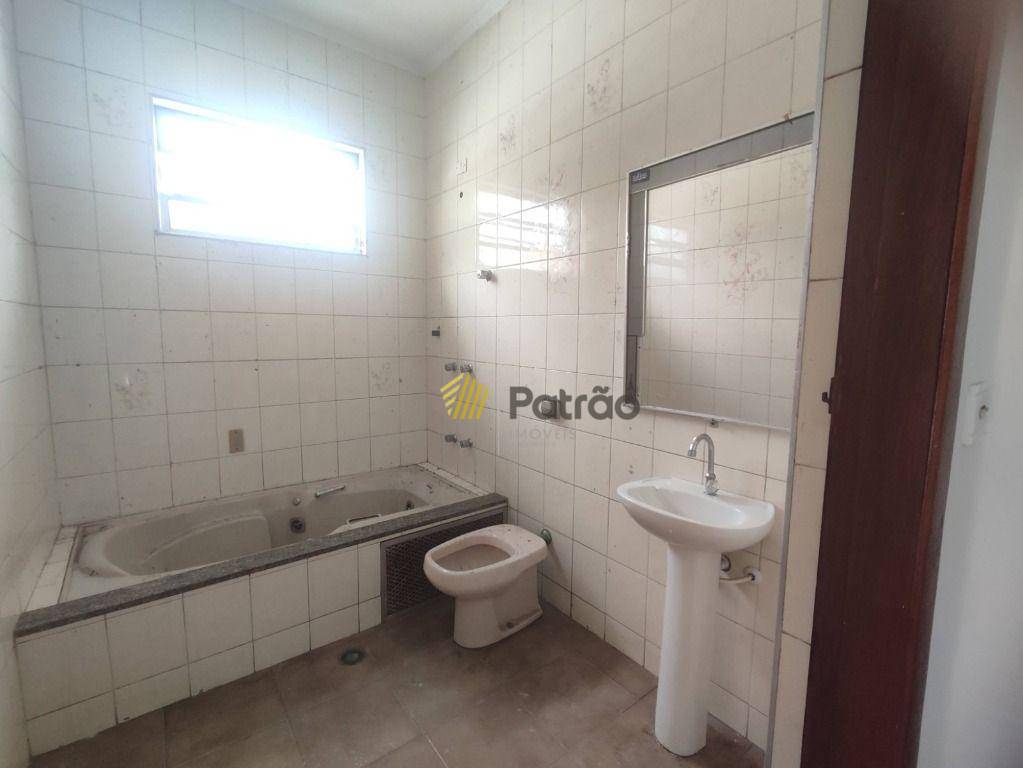 Sobrado para alugar com 4 quartos, 236m² - Foto 14