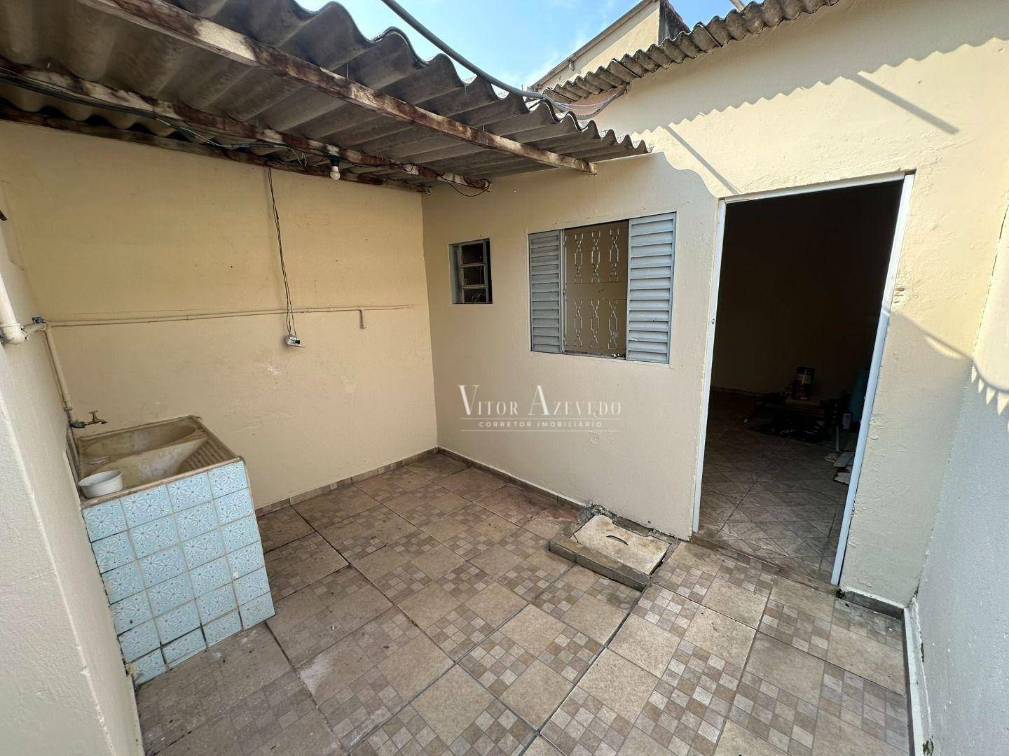 Casa à venda com 2 quartos, 60m² - Foto 13