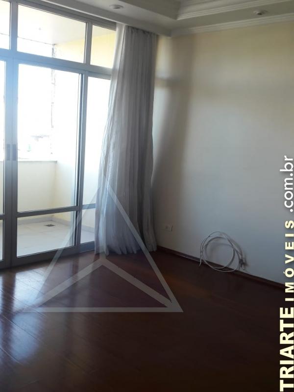 Apartamento à venda com 2 quartos, 66m² - Foto 2