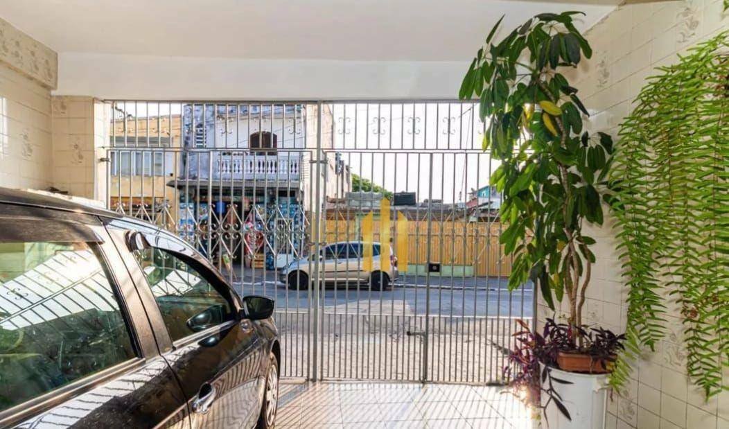 Sobrado à venda com 3 quartos, 247m² - Foto 1