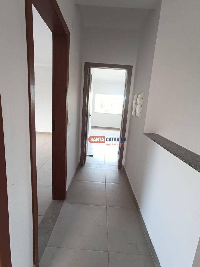 Casa de Condomínio à venda com 3 quartos, 200m² - Foto 9