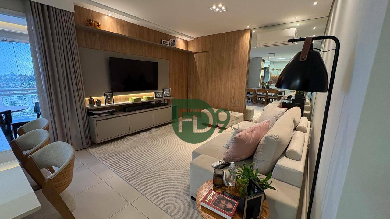 Apartamento à venda com 3 quartos, 121m² - Foto 1