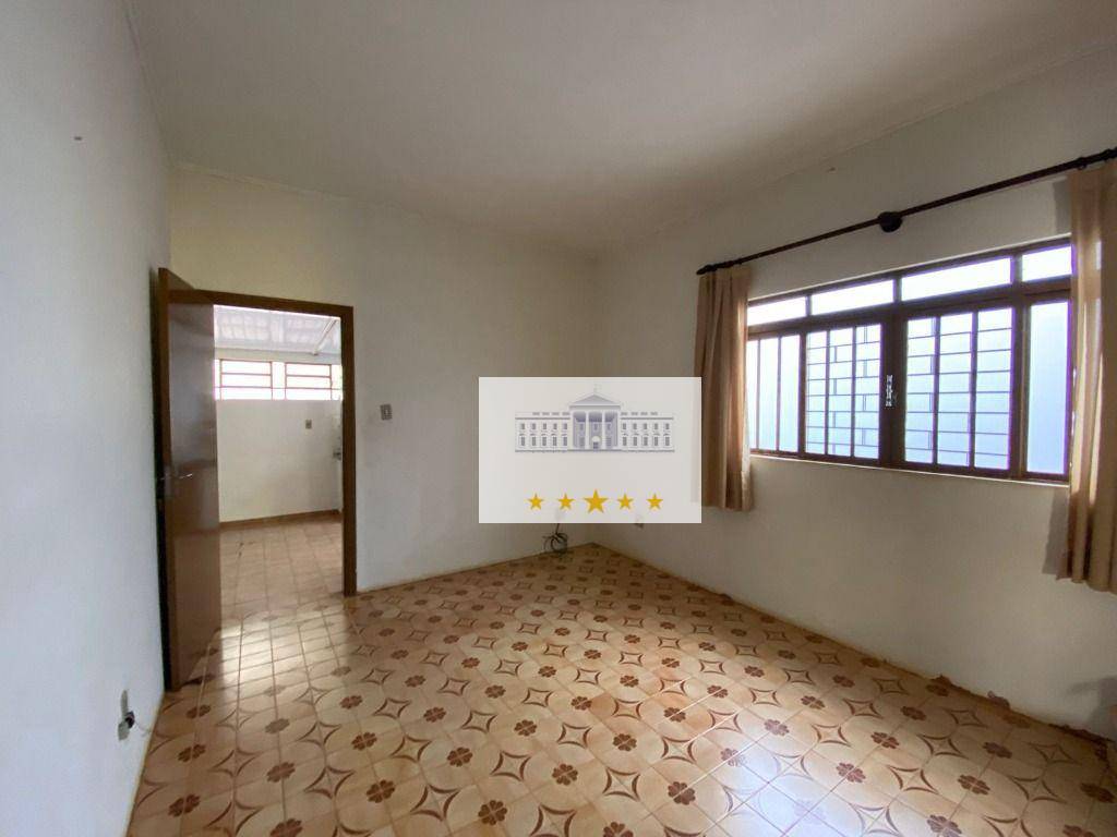 Casa à venda com 4 quartos, 250m² - Foto 3