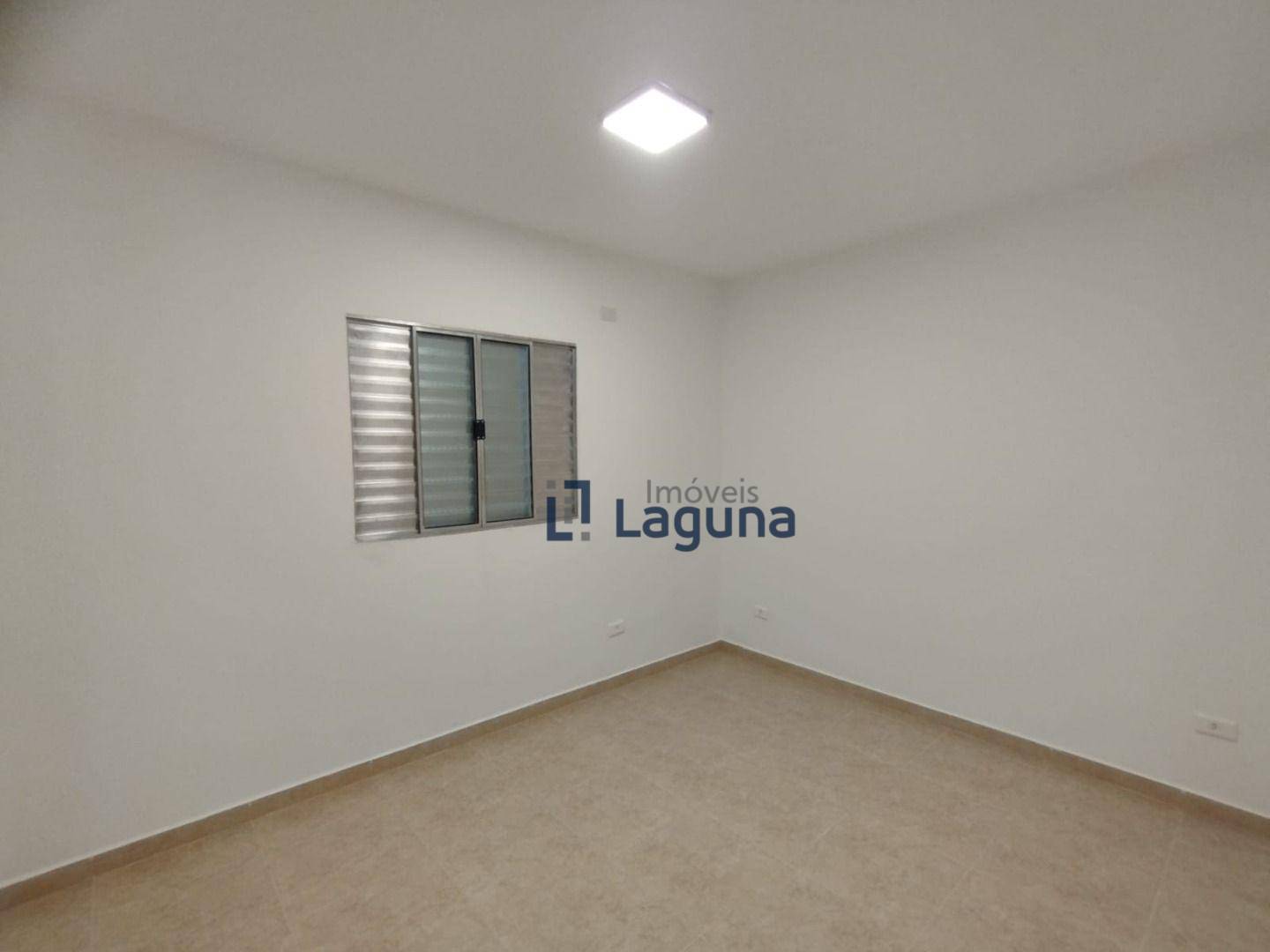 Casa para alugar com 2 quartos, 75m² - Foto 7