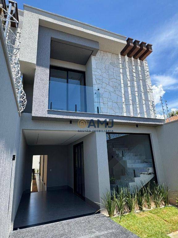 Sobrado à venda com 3 quartos, 175m² - Foto 1