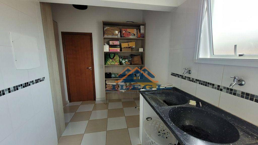 Casa de Condomínio à venda com 4 quartos, 324m² - Foto 14