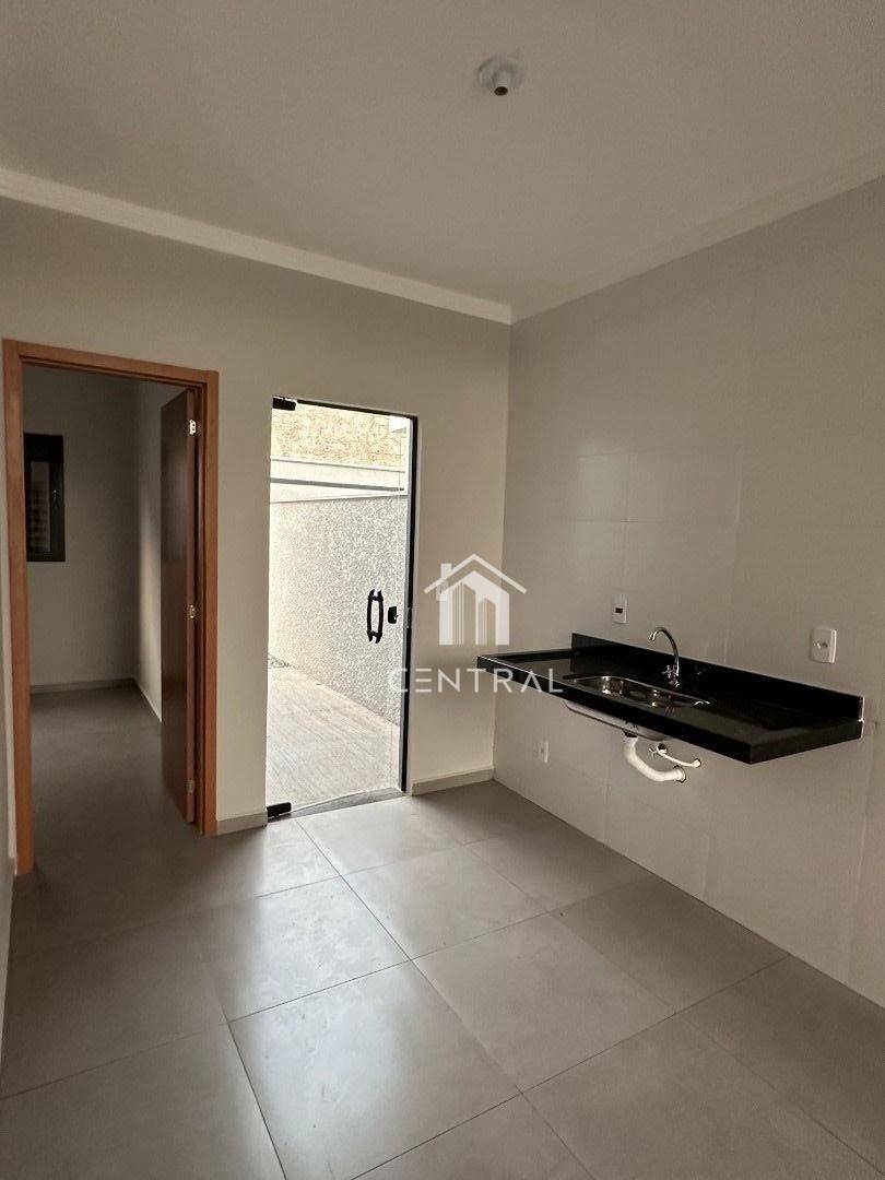 Casa à venda com 3 quartos, 68m² - Foto 3