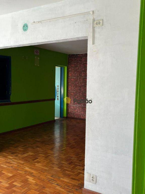 Casa para alugar com 3 quartos, 420m² - Foto 12