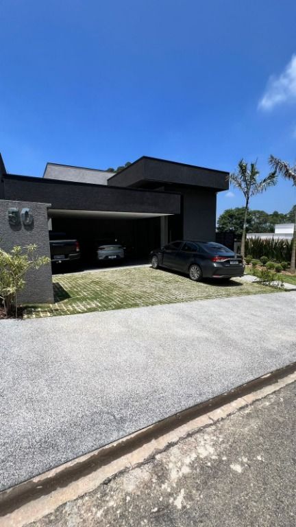 Casa de Condomínio à venda com 4 quartos, 380m² - Foto 2