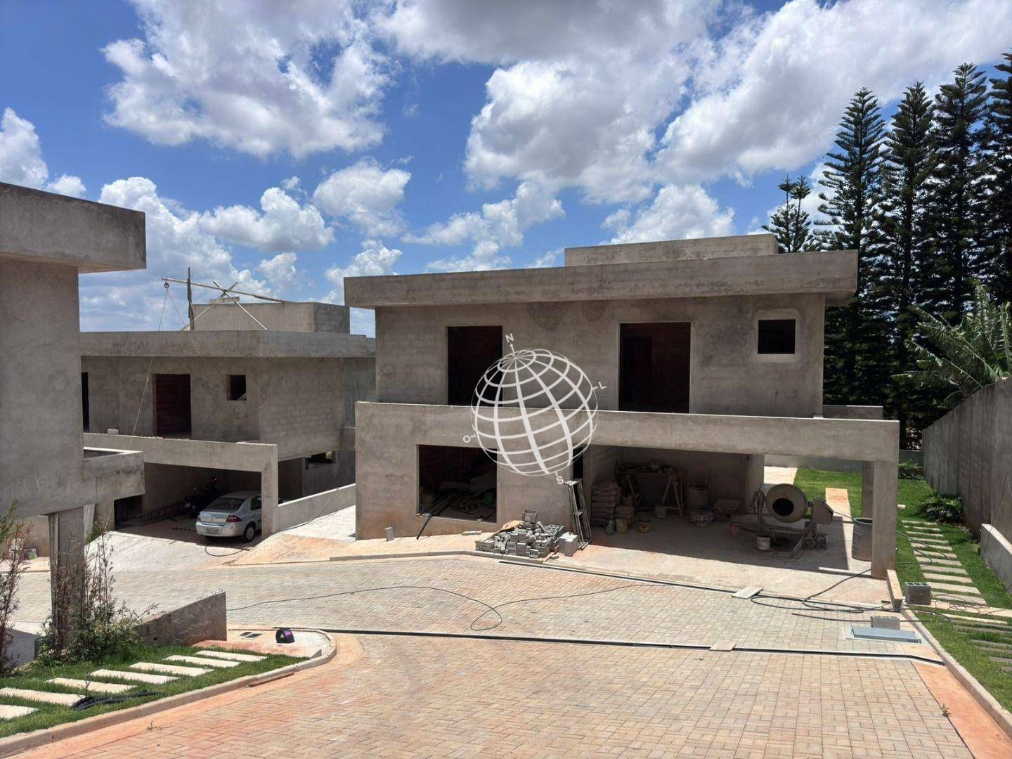 Casa de Condomínio à venda com 4 quartos, 234m² - Foto 4