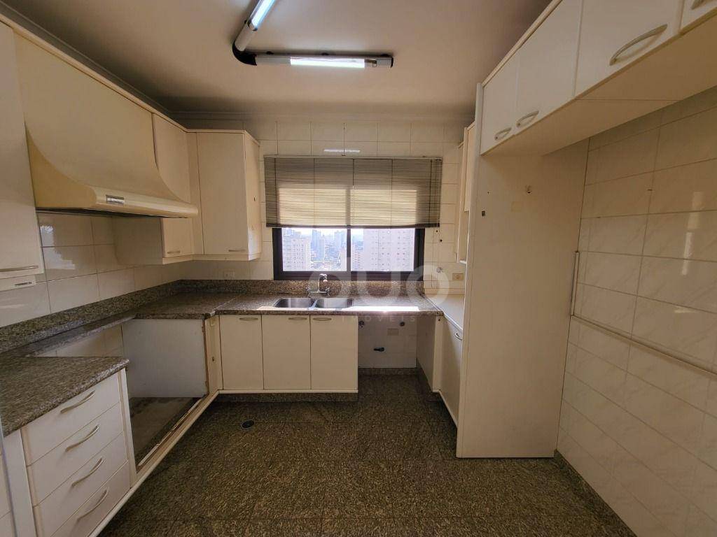 Apartamento à venda com 4 quartos, 198m² - Foto 32