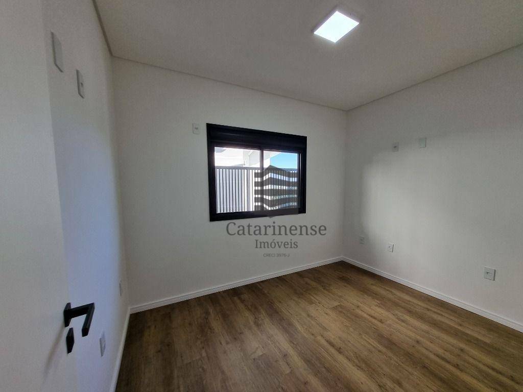 Casa à venda com 3 quartos, 202m² - Foto 22