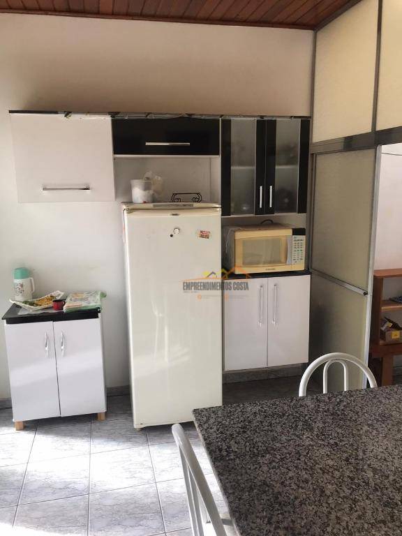 Casa à venda com 5 quartos, 212m² - Foto 32