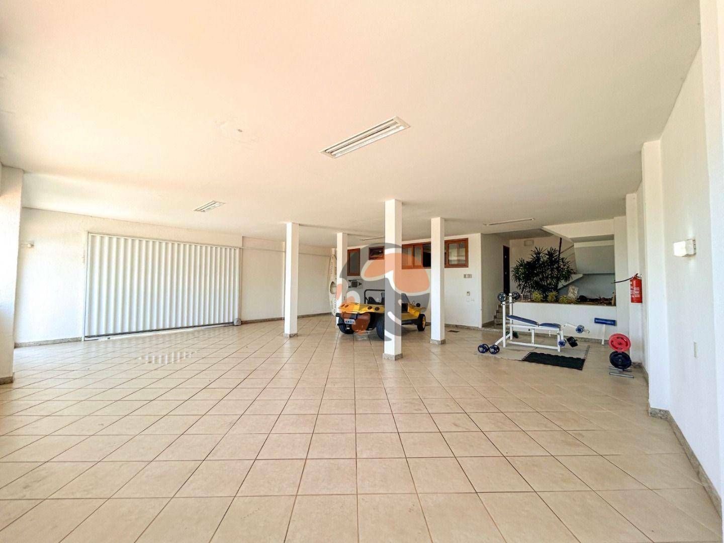 Casa para alugar com 5 quartos, 258m² - Foto 6